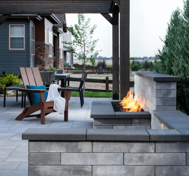 Retaining walls with fire pit