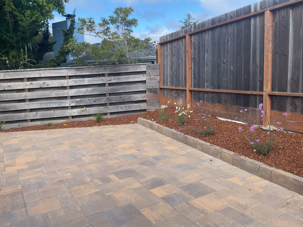 Paver Patio with Mulch Planters in Millbrae