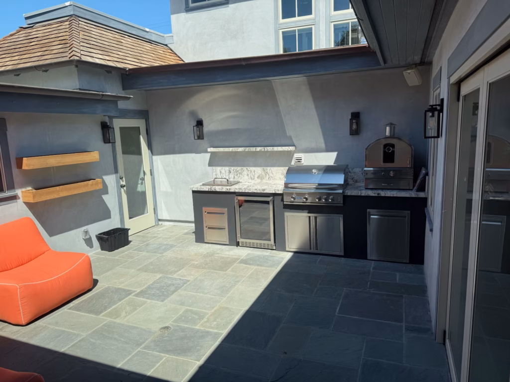 Stone Kitchen and Planters in Oak Grove Manor, Burlingame
